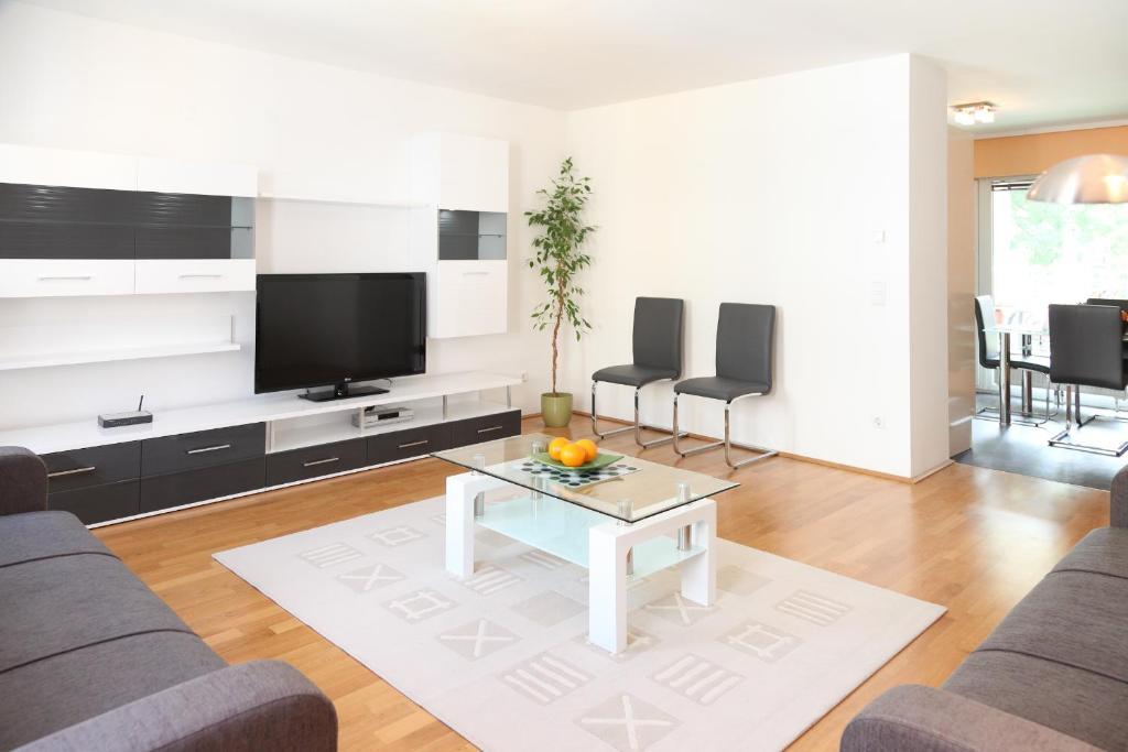 3 Rooms Sunny Apartments-Schoenbrunn, 100M2 With Balcony Vídeň Pokoj fotografie